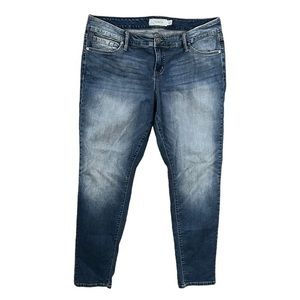 Torrid Women's Mid Rise‎ Comfort Stretch Medium Wash Jeans Size 16XT